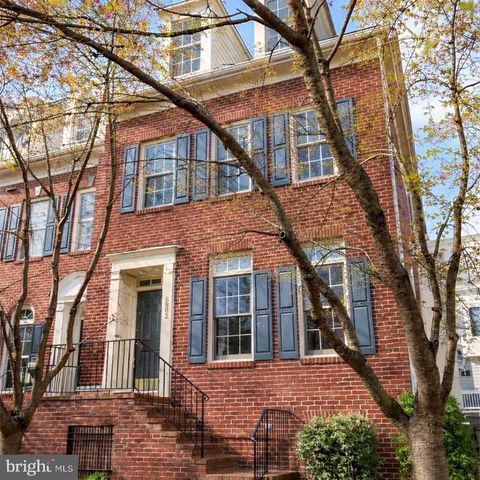 8882 ASHGROVE HOUSE LN, Vienna, VA 22182