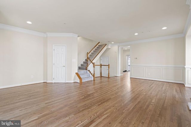 8882 ASHGROVE HOUSE LN, Vienna, VA 22182