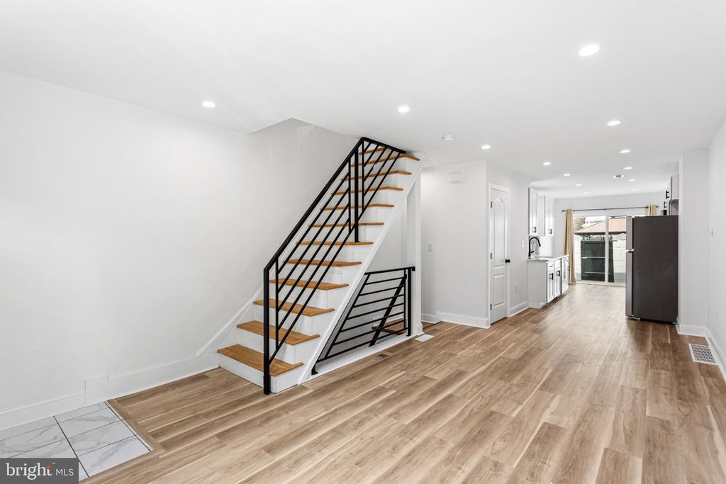 119 TREE ST, PHILADELPHIA, PA 19148 — photo 2