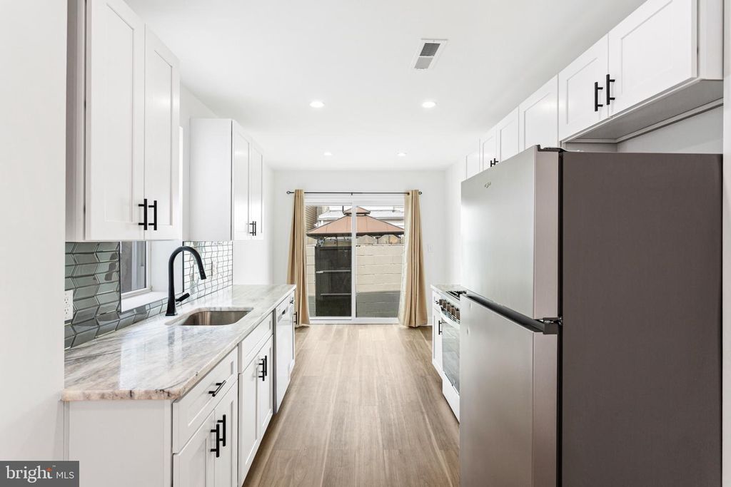 119 TREE ST, PHILADELPHIA, PA 19148 — photo 4