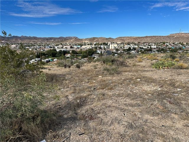 0 5th st, Kingman, AZ 86401