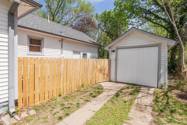 236 N Sedgwick St, Wichita, KS 67203