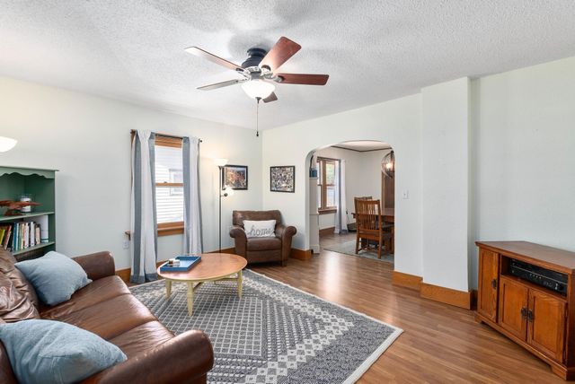236 N Sedgwick St, Wichita, KS 67203