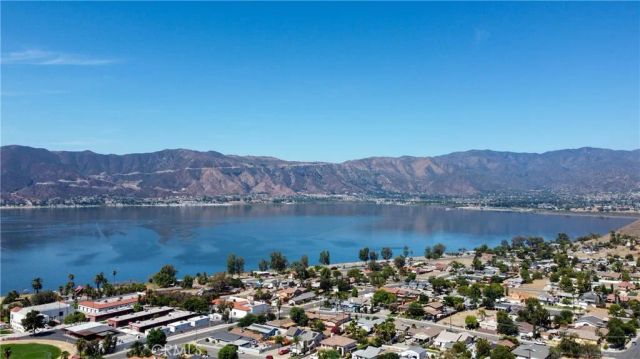 1005 W Sumner, Lake Elsinore, CA 92530