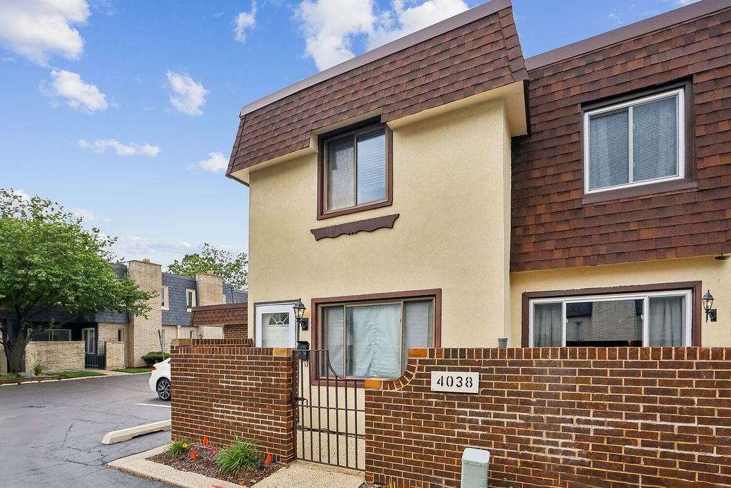 4038 W Almansa Lane, Oak Lawn, IL 60453