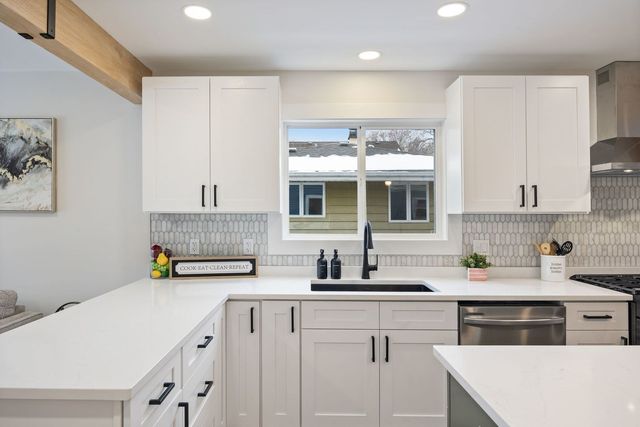 634 Parker Drive, Lombard, IL 60148