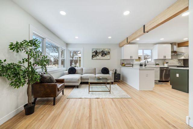 634 Parker Drive, Lombard, IL 60148