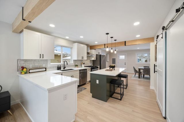 634 Parker Drive, Lombard, IL 60148