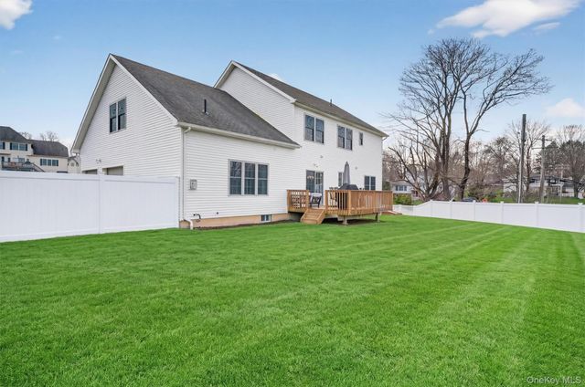 18 Reynolds Road, Monroe, NY 10950