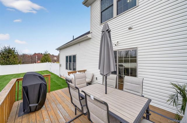 18 Reynolds Road, Monroe, NY 10950