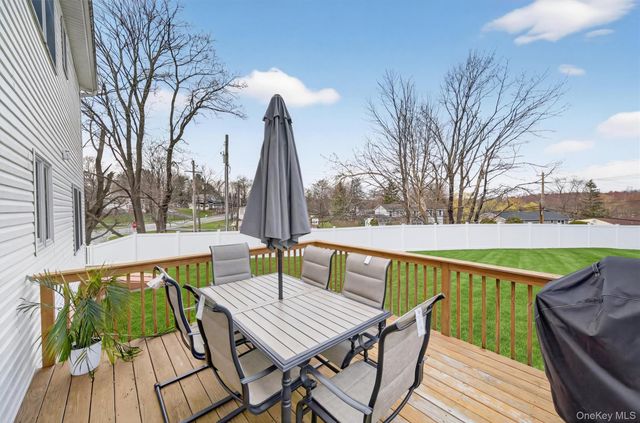 18 Reynolds Road, Monroe, NY 10950