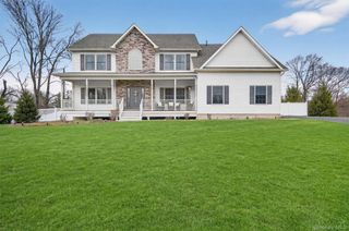 18 Reynolds Road, Monroe, NY 10950