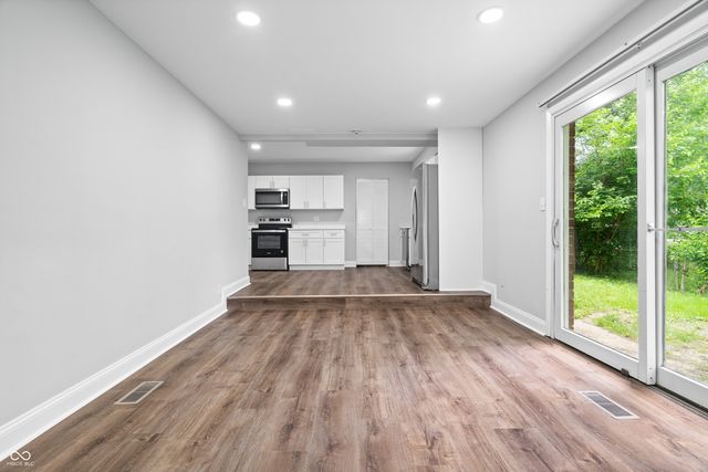3047 Kiowa Court, Indianapolis, IN 46235