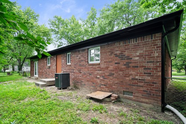 3047 Kiowa Court, Indianapolis, IN 46235