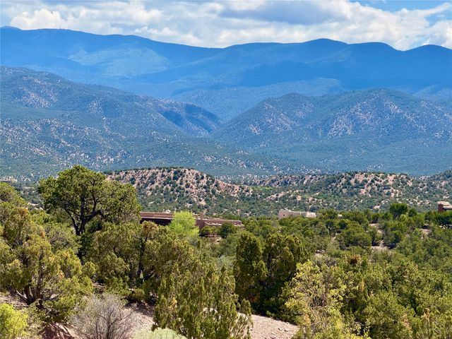 3000 Monte Sereno Drive, Santa Fe, NM 87506