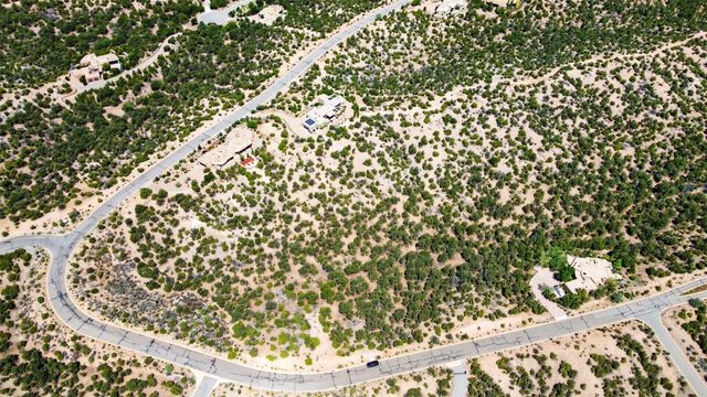3000 Monte Sereno Drive, Santa Fe, NM 87506