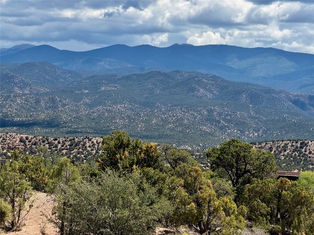 3000 Monte Sereno Drive, Santa Fe, NM 87506