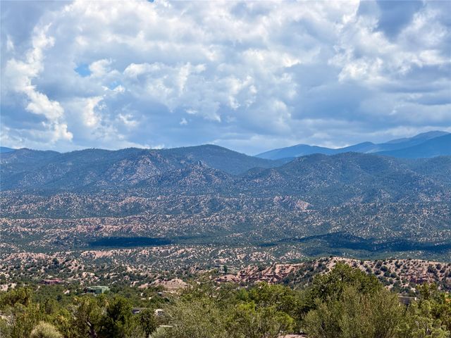 3000 Monte Sereno Drive, Santa Fe, NM 87506