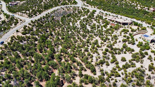 3000 Monte Sereno Drive, Santa Fe, NM 87506