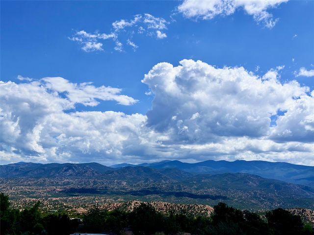 3000 Monte Sereno Drive, Santa Fe, NM 87506