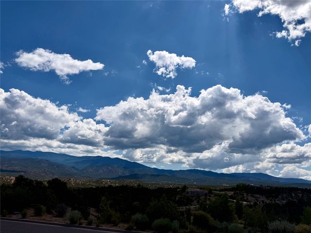 3000 Monte Sereno Drive, Santa Fe, NM 87506