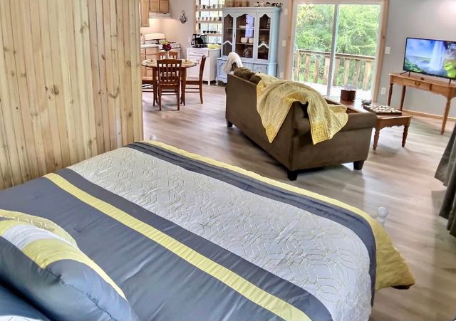 2412 CR 216, Eureka Springs, AR 72632