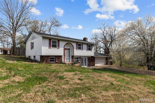 953 E 1st Street, Washington, MO 63090