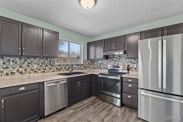 953 E 1st Street, Washington, MO 63090