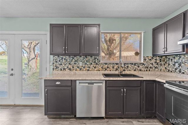 953 E 1st Street, Washington, MO 63090