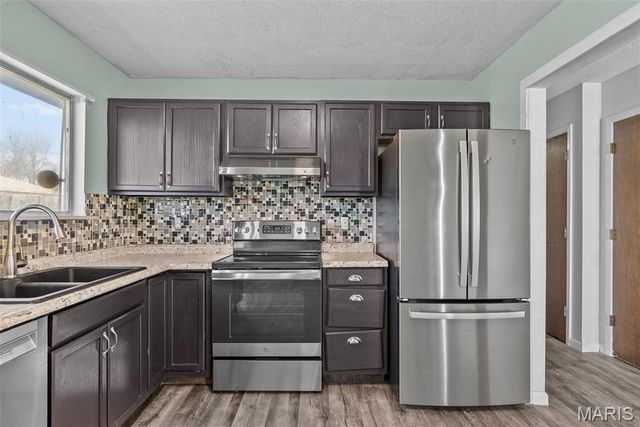953 E 1st Street, Washington, MO 63090