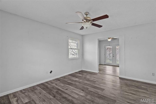 953 E 1st Street, Washington, MO 63090