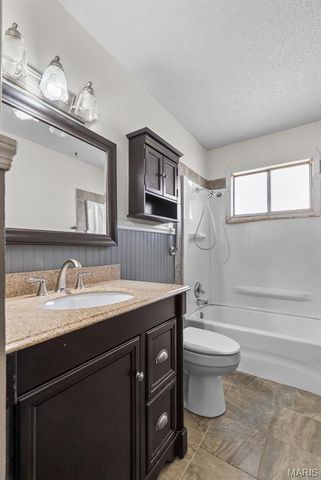 953 E 1st Street, Washington, MO 63090