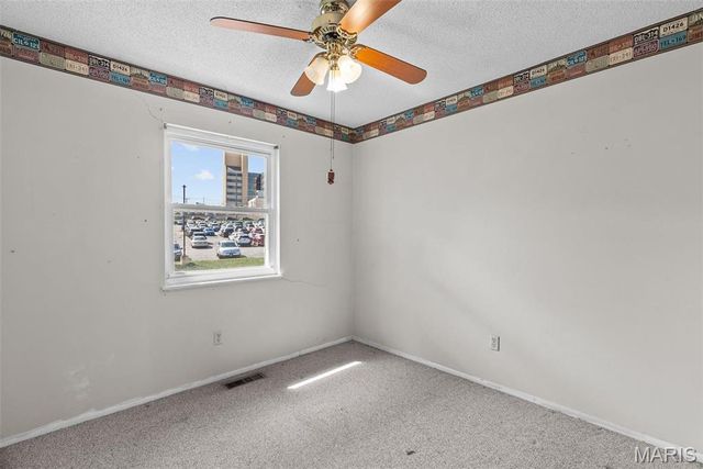 953 E 1st Street, Washington, MO 63090