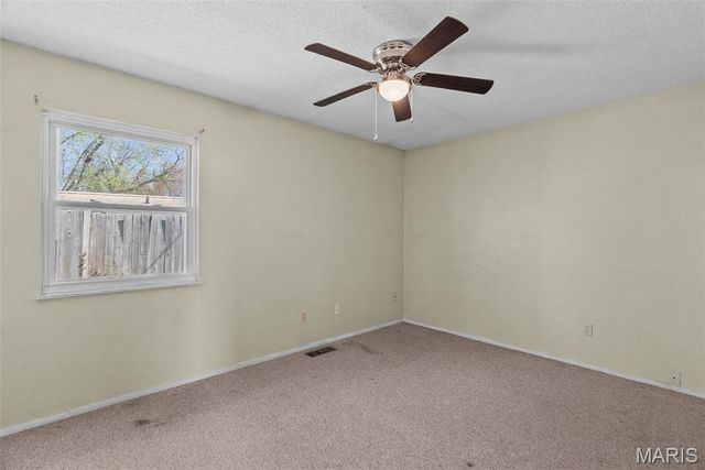953 E 1st Street, Washington, MO 63090