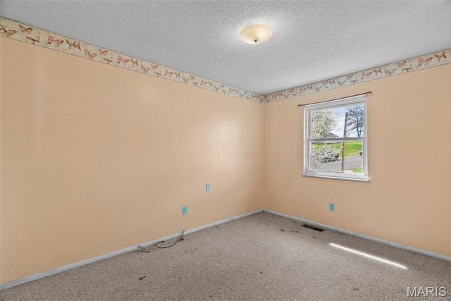 953 E 1st Street, Washington, MO 63090