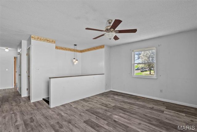 953 E 1st Street, Washington, MO 63090