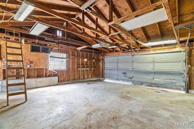 953 E 1st Street, Washington, MO 63090