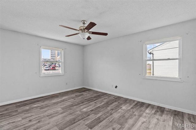 953 E 1st Street, Washington, MO 63090
