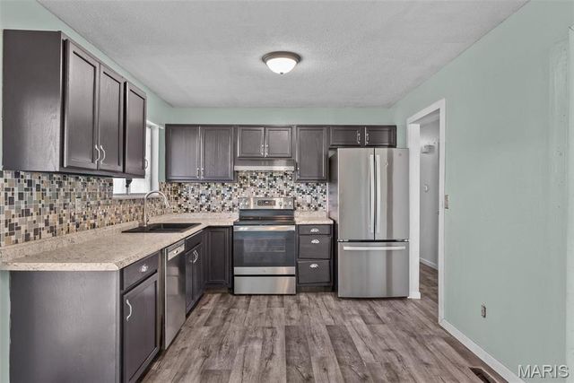 953 E 1st Street, Washington, MO 63090