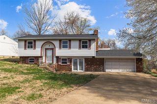953 E 1st Street, Washington, MO 63090