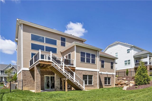 494 Harvest View Drive, Peters Twp, PA 15367