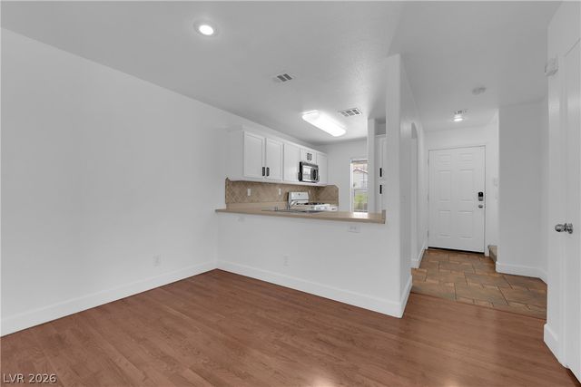 6288 Lapilli Avenue, Las Vegas, NV 89139