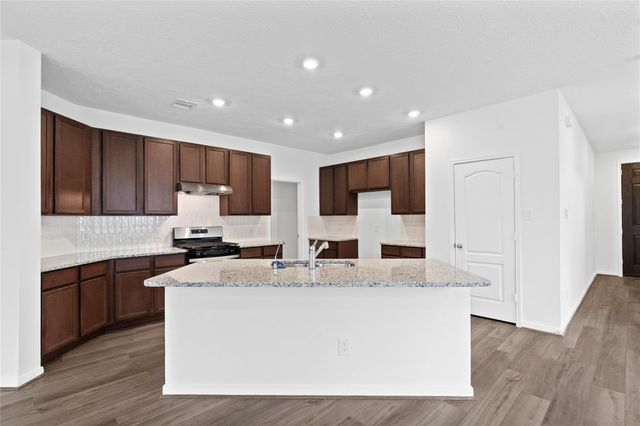 710 Appaloosa Meadow Drive, Magnolia, TX 77354