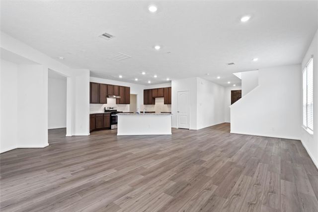 710 Appaloosa Meadow Drive, Magnolia, TX 77354