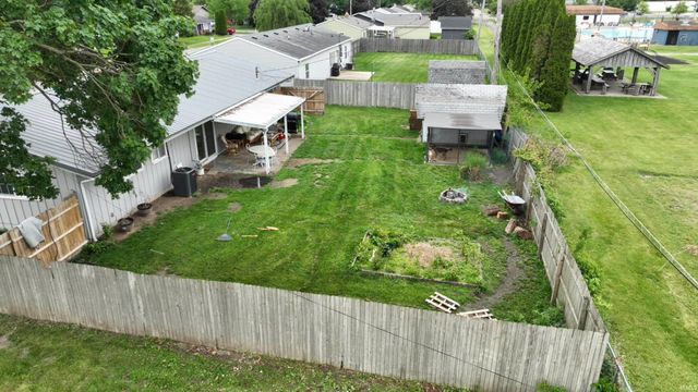 535 Twin Lakes Avenue, Monticello, IN 47960