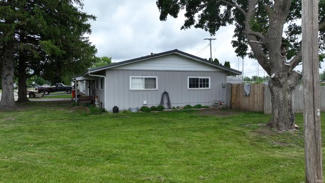 535 Twin Lakes Avenue, Monticello, IN 47960