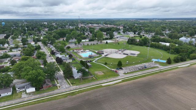 535 Twin Lakes Avenue, Monticello, IN 47960
