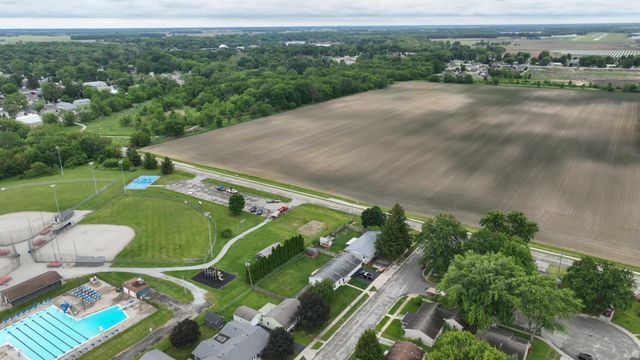 535 Twin Lakes Avenue, Monticello, IN 47960