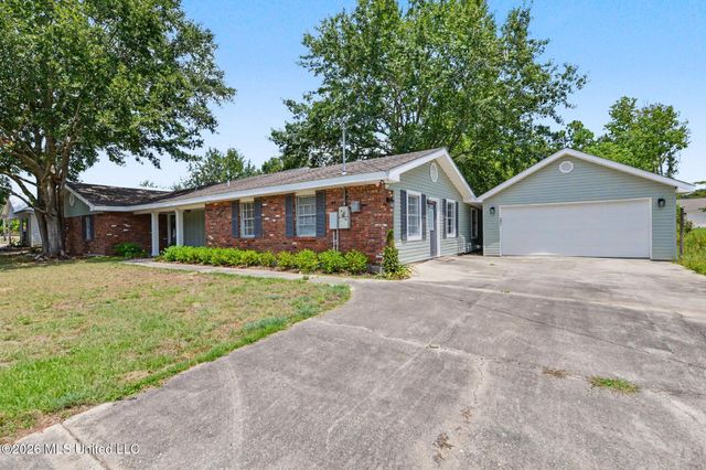 31 Chantilly Terrace, Bay Saint Louis, MS 39520