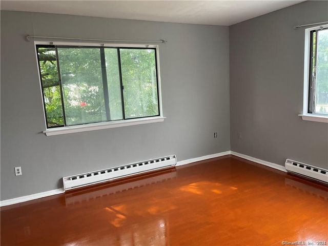 235 Cove Road 1, Stamford, CT 06902